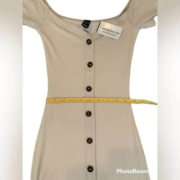 Bodycon Button Dress - Picture 4 of 5